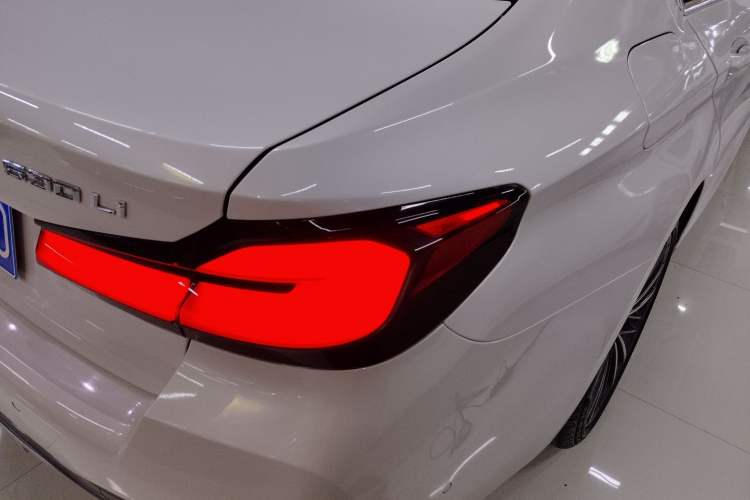 Used BMW 5 Series 2022 Second Facelift 530Li Leading Edition M Sport Package Right Rear Taillight