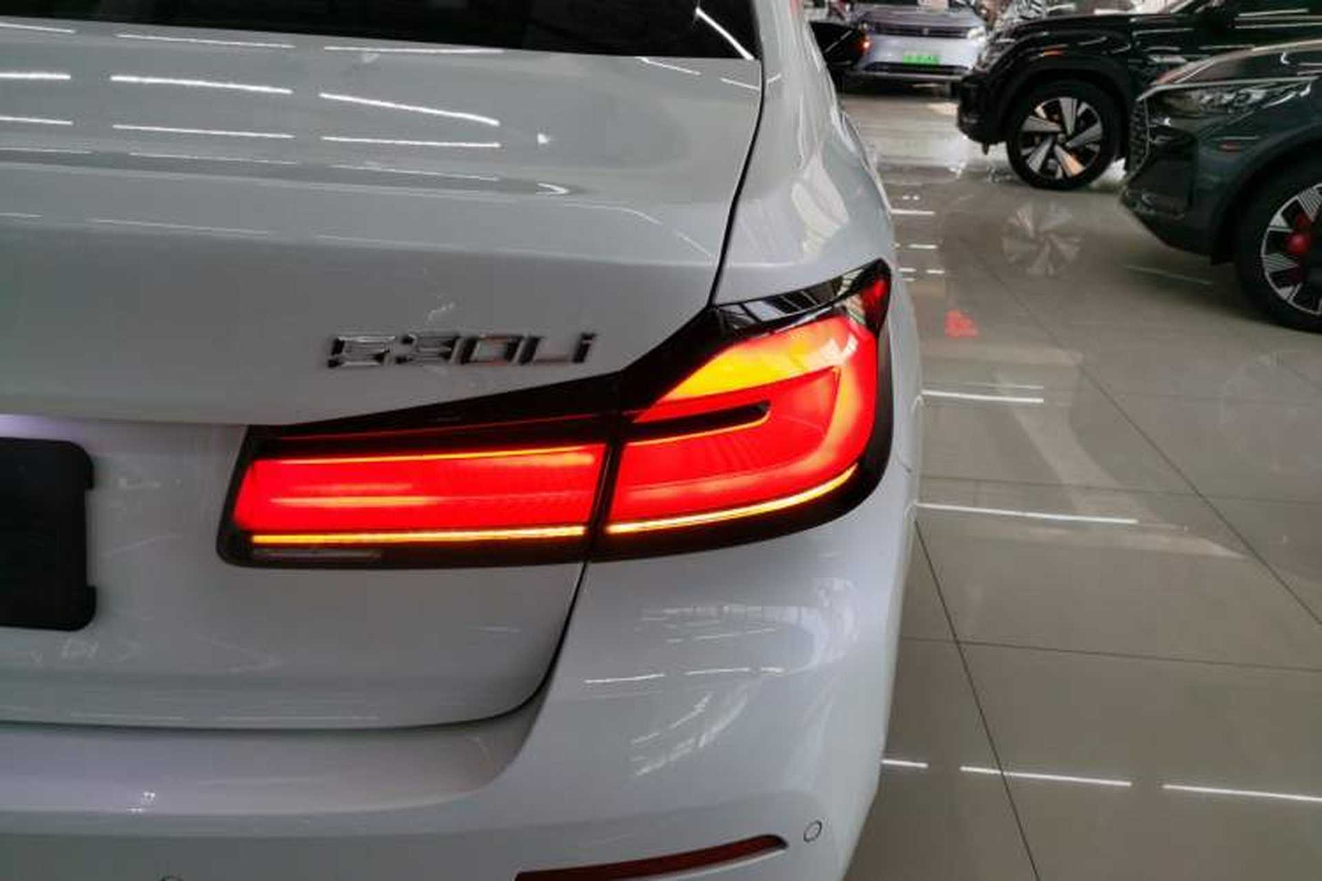 Used BMW 5 Series 2022 Second Facelift 530Li Luxury Edition Premium Package Right Rear Taillight