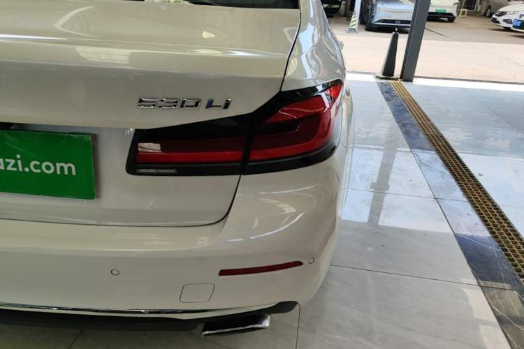 Used BMW 5 Series 2022 Updated 530Li Leading Edition Luxury Package Right Rear Taillight