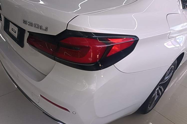 Used BMW 5 Series 2022 Updated 530Li Leading Edition Luxury Package Right Rear Taillight