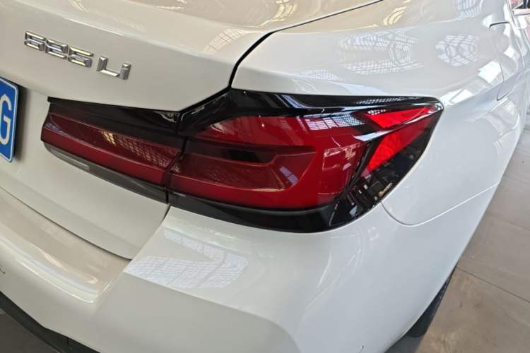 Used BMW 5 Series 2022 Second Facelift 525Li M Sport Package Right Rear Taillight