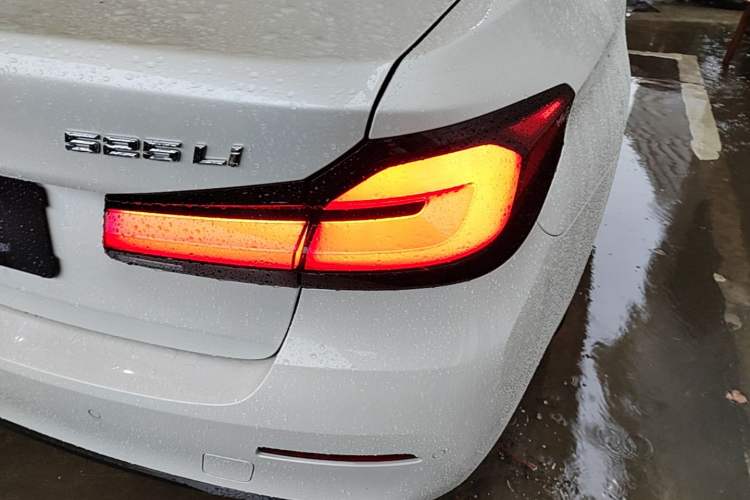 Used BMW 5 Series 2022 Restyled 525Li Luxury Package Right Rear Taillight