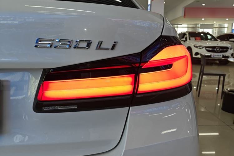 Used BMW 5 Series 2022 Restyled 530Li Leading Edition M Sport Package Right Rear Taillight