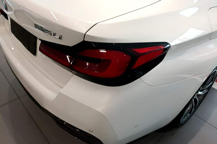 Used BMW 5 Series 2022 Second Facelift 525Li M Sport Package Right Rear Taillight