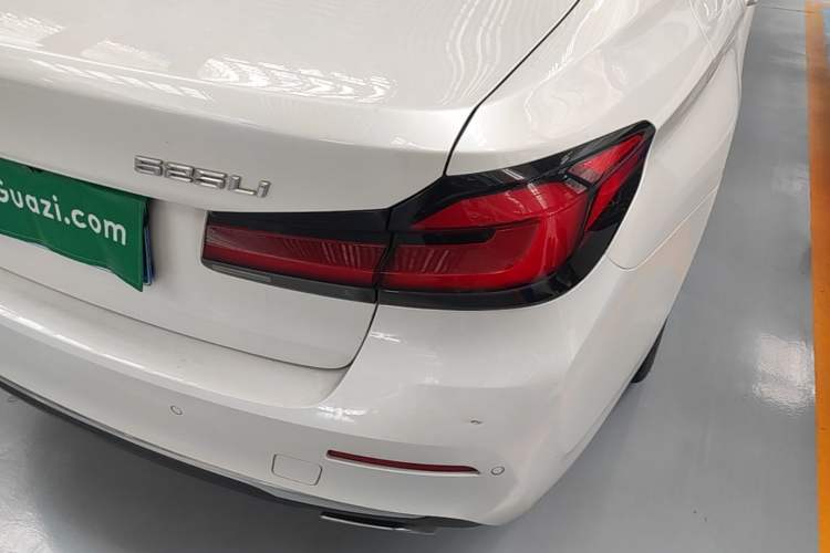 Used BMW 5 Series 2022 Restyled 525Li Luxury Package Right Rear Taillight