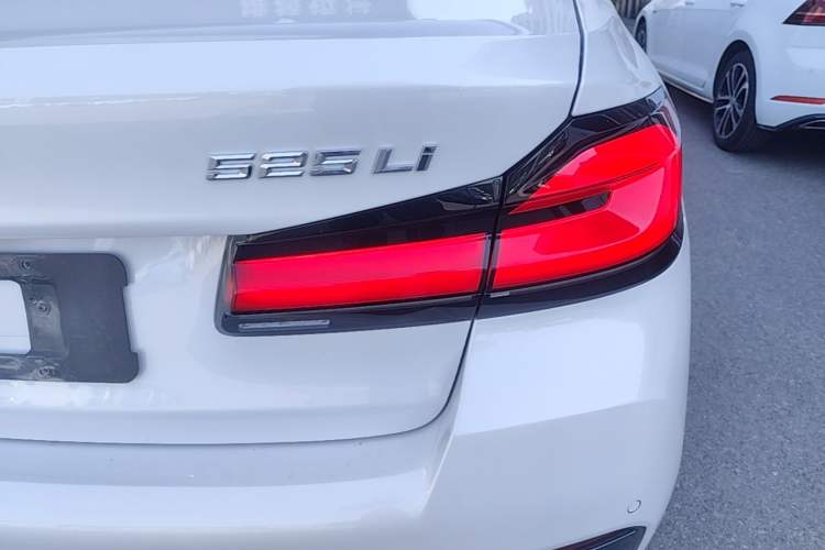 Used BMW 5 Series 2022 Second Facelift 525Li M Sport Package Right Rear Taillight
