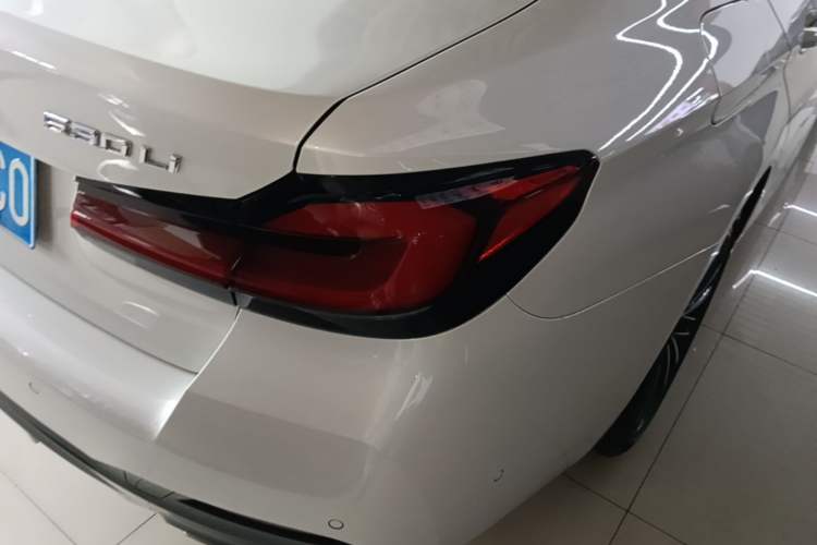 Used BMW 5 Series 2022 Second Facelift 530Li Leading Edition M Sport Package Right Rear Taillight