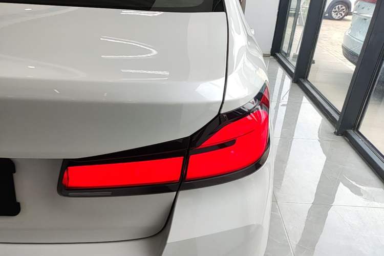 Used BMW 5 Series 2022 Restyled 525Li M Sport Package Right Rear Taillight