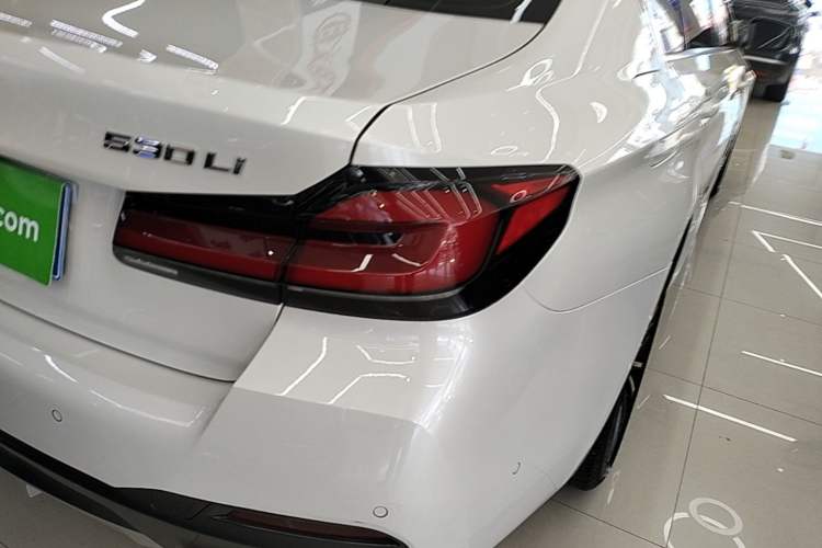 Used BMW 5 Series 2022 Second Facelift 530Li Leading Edition M Sport Package Right Rear Taillight