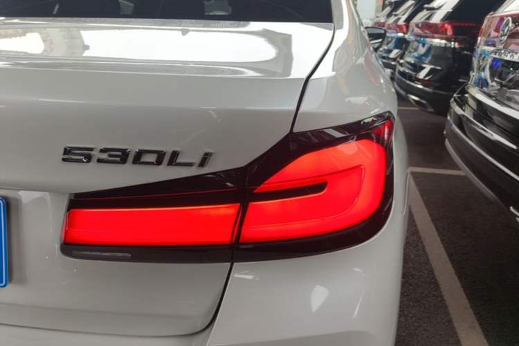 Used BMW 5 Series 2022 Restyled 530Li Leading Edition M Sport Package Right Rear Taillight