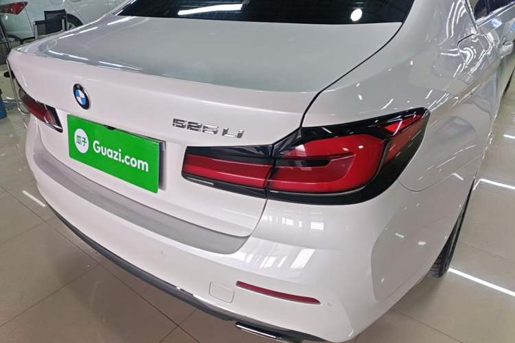 Used BMW 5 Series 2022 Restyled 525Li Luxury Package Right Rear Taillight