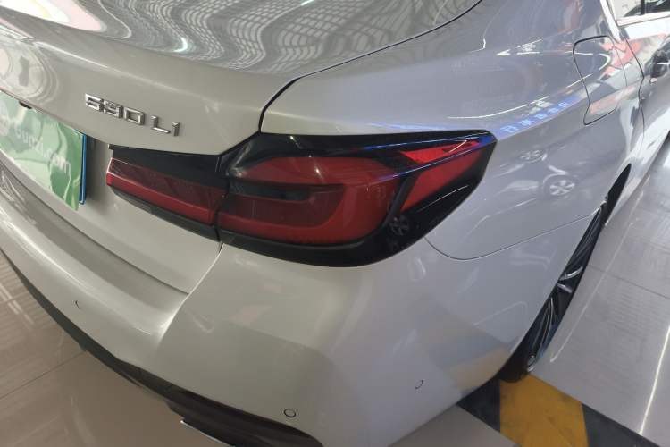 Used BMW 5 Series 2022 Restyled 530Li Leading Edition M Sport Package Right Rear Taillight