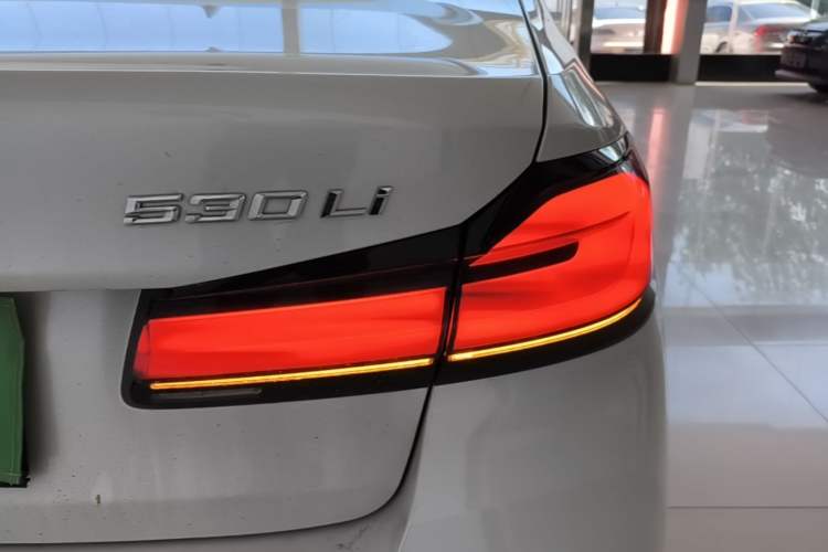 Used BMW 5 Series 2022 Restyled 530Li Leading Edition M Sport Package Right Rear Taillight