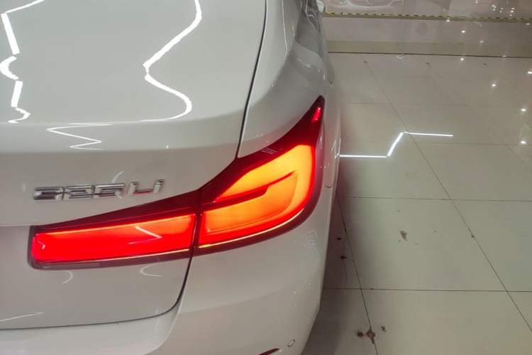 Used BMW 5 Series 2022 Restyled 525Li Luxury Package Right Rear Taillight