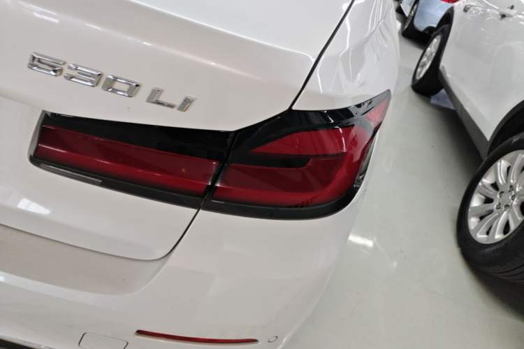 Used BMW 5 Series 2022 Second Facelift 530Li Leading Edition M Sport Package Right Rear Taillight