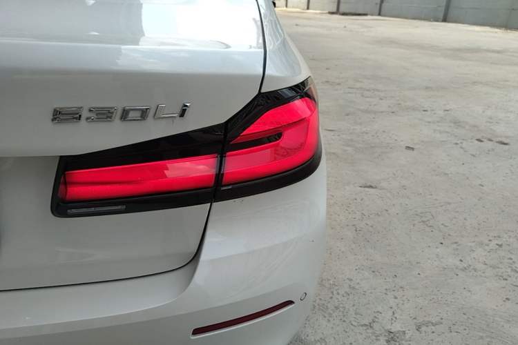 Used BMW 5 Series 2022 Second Facelift 525Li Luxury Package Right Rear Taillight