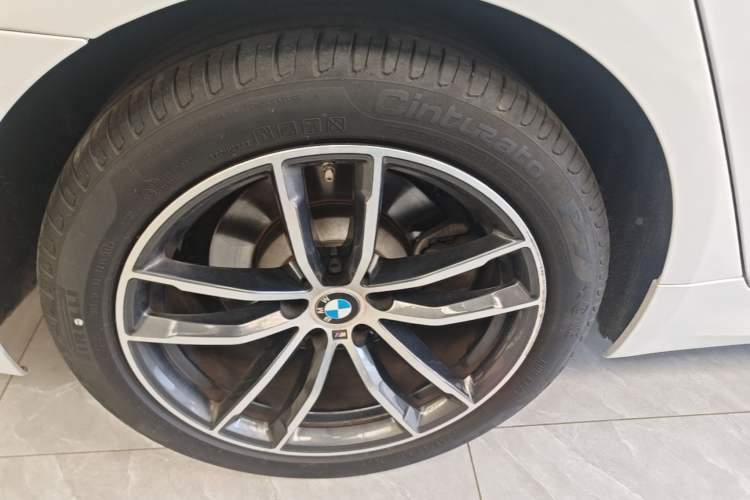 Used BMW 5 Series 2022 Second Facelift 525Li M Sport Package Right Rear Wheel Hub