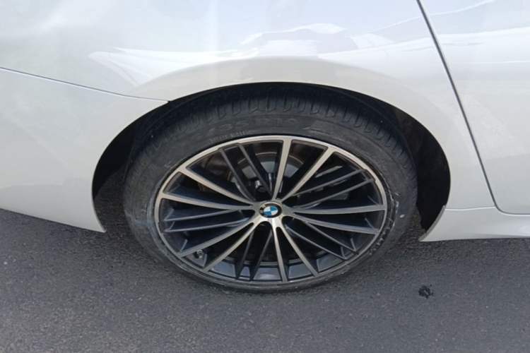 Used BMW 5 Series 2022 Second Facelift 530Li xDrive M Sport Package Right Rear Wheel Hub
