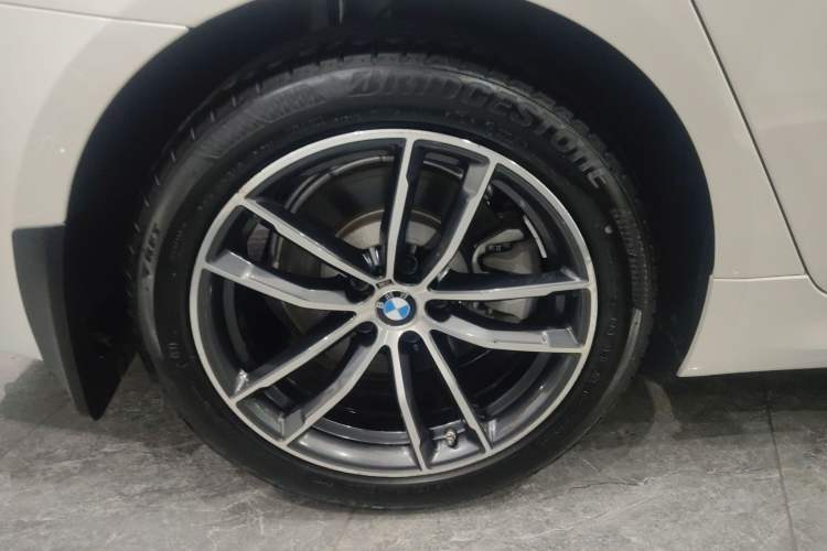 Used BMW 5 Series 2022 Restyled 525Li M Sport Package Right Rear Wheel Hub