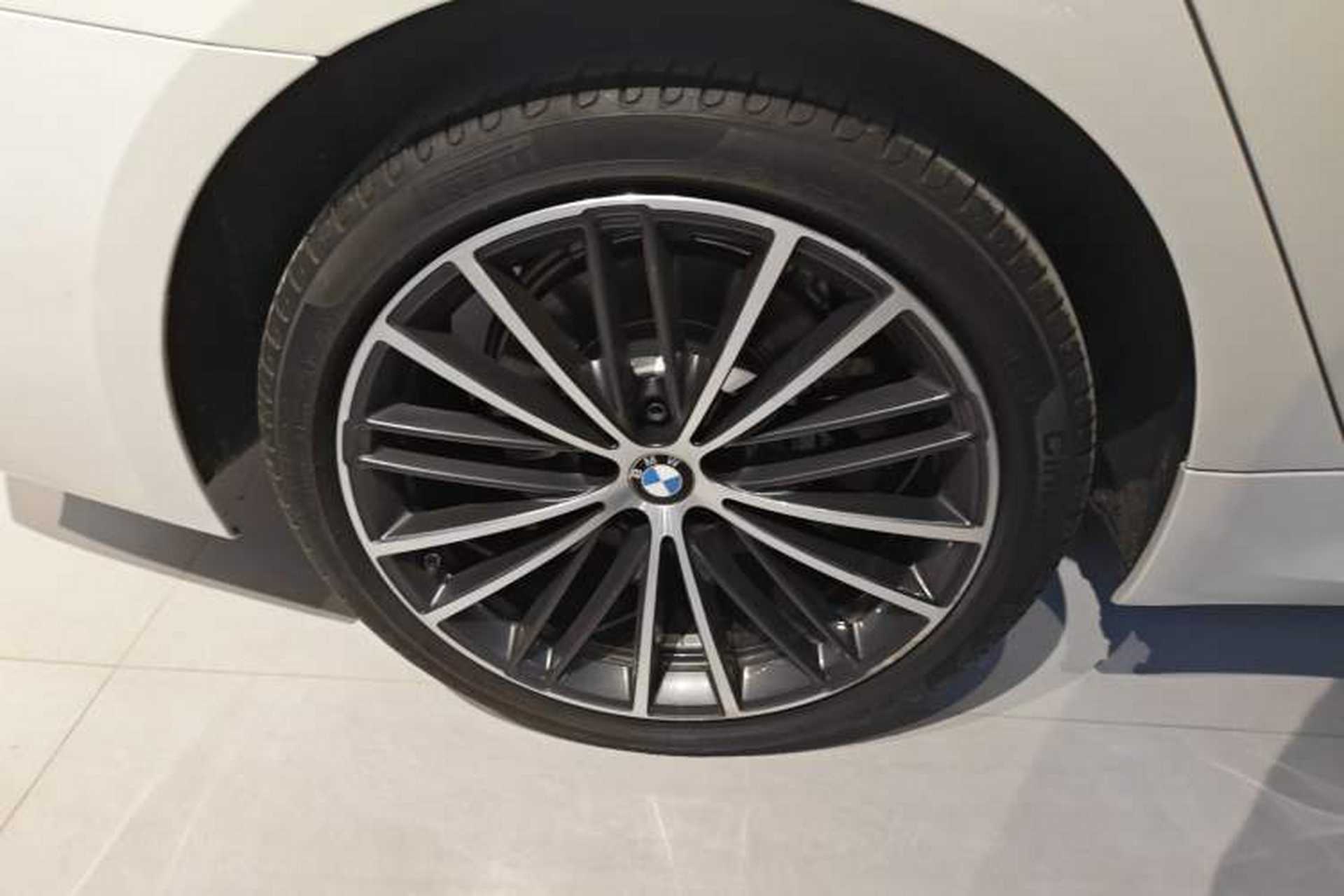 Used BMW 5 Series 2022 Restyled 530Li Leading Edition M Sport Package Right Rear Wheel Hub
