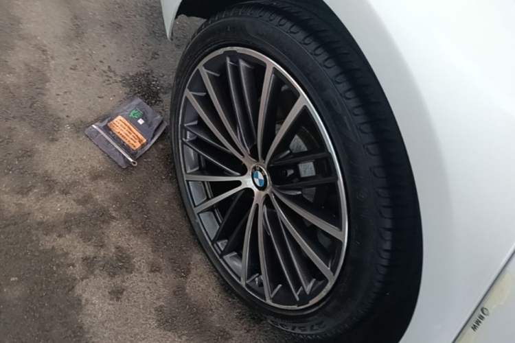 Used BMW 5 Series 2022 Second Facelift 530Li Leading Edition M Sport Package Right Rear Wheel Hub