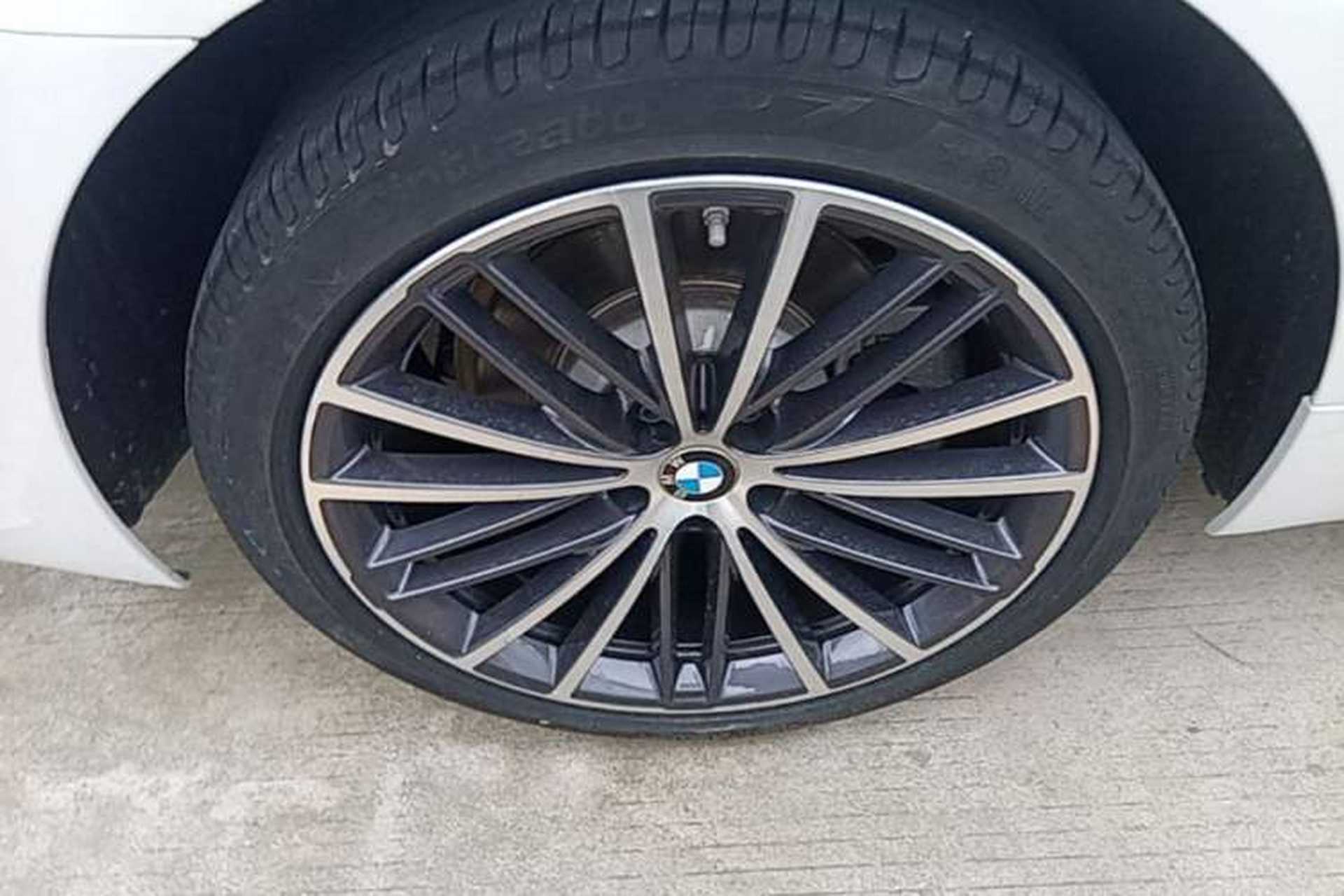 Used BMW 5 Series 2022 Second Facelift 530Li Leading Edition M Sport Package Right Rear Wheel Hub
