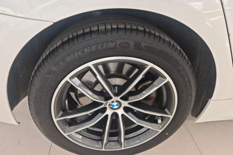 Used BMW 5 Series 2022 Second Facelift 525Li M Sport Package Right Rear Wheel Hub