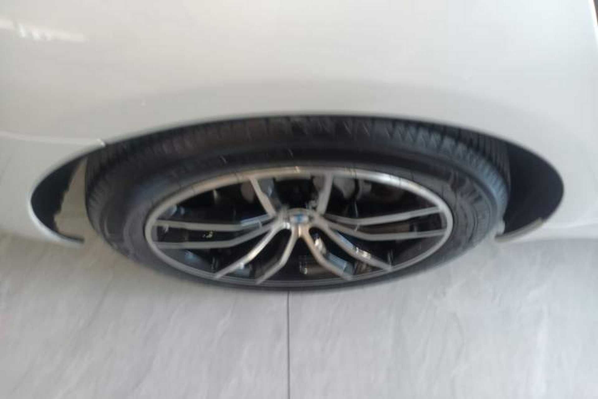 Used BMW 5 Series 2022 Second Facelift 525Li M Sport Package Right Rear Wheel Hub