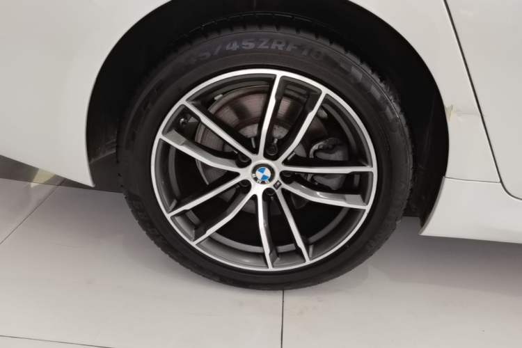 Used BMW 5 Series 2022 Restyled 525Li M Sport Package Right Rear Wheel Hub