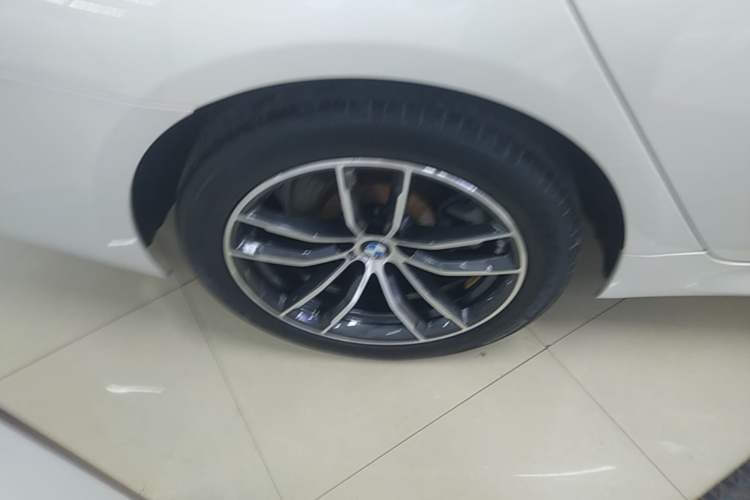 Used BMW 5 Series 2022 Restyled 525Li M Sport Package Right Rear Wheel Hub