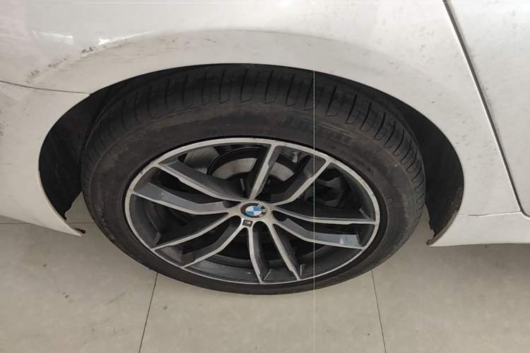 Used BMW 5 Series 2022 Second Facelift 525Li M Sport Package Right Rear Wheel Hub