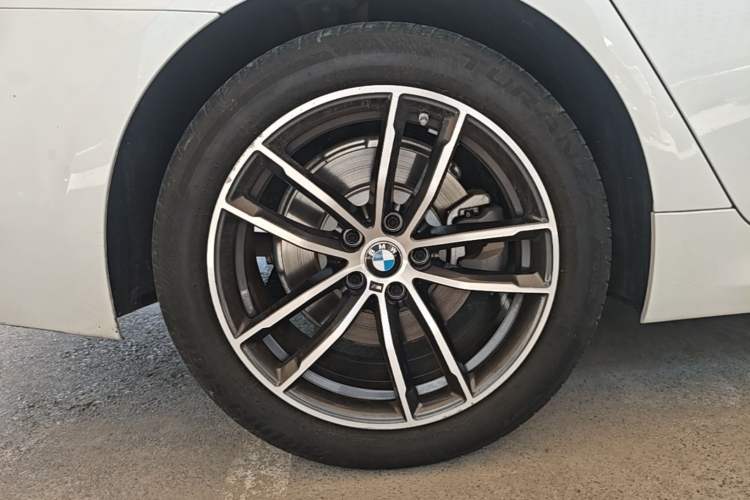 Used BMW 5 Series 2022 Restyled 525Li M Sport Package Right Rear Wheel Hub