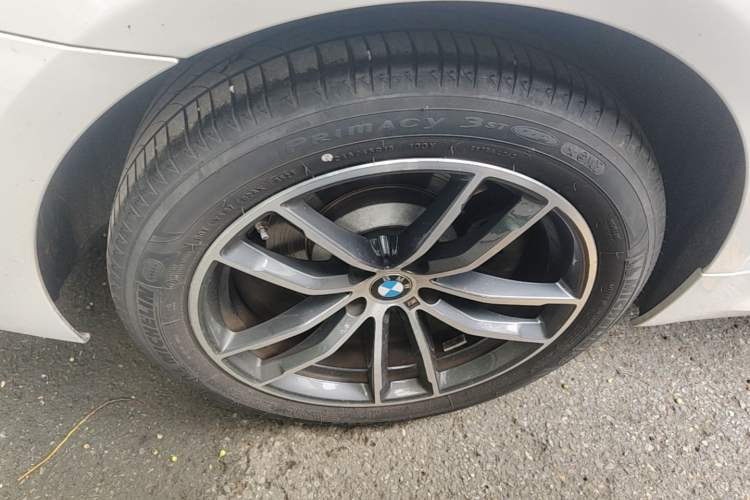 Used BMW 5 Series 2022 Second Facelift 525Li M Sport Package Right Rear Wheel Hub