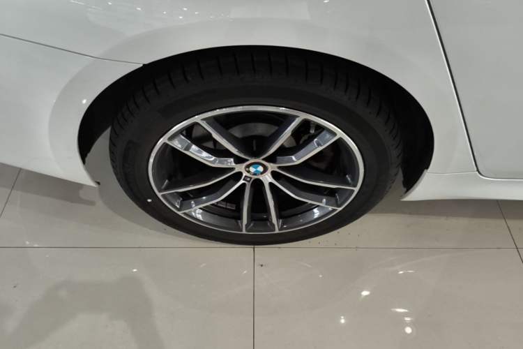 Used BMW 5 Series 2022 Second Facelift 525Li M Sport Package Right Rear Wheel Hub