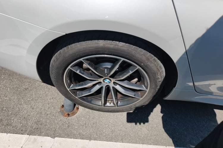 Used BMW 5 Series 2022 Second Facelift 525Li M Sport Package Right Rear Wheel Hub