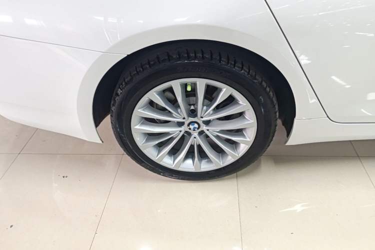 Used BMW 5 Series 2022 Restyled 525Li Luxury Package Right Rear Wheel Hub