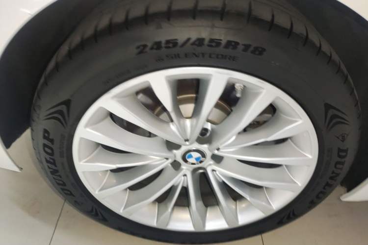 Used BMW 5 Series 2022 Restyled 525Li Luxury Package Right Rear Wheel Hub