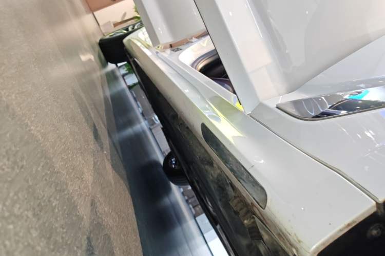 Used BMW 5 Series 2022 Restyled 525Li M Sport Package Right Side Sill