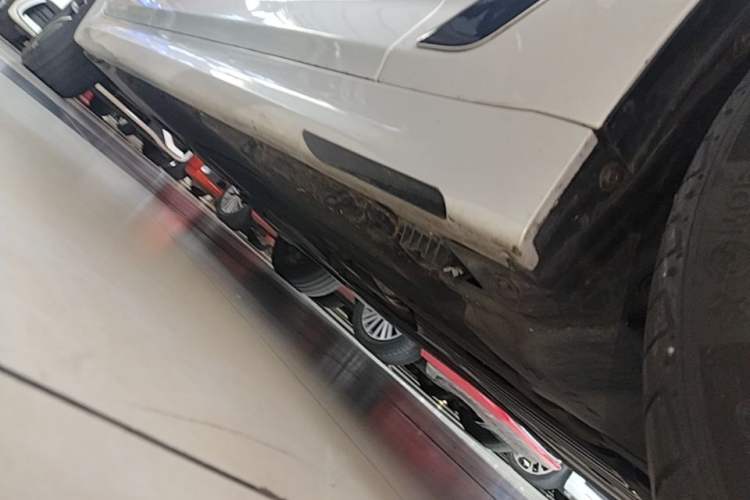 Used BMW 5 Series 2022 Second Facelift 525Li M Sport Package Right Side Sill