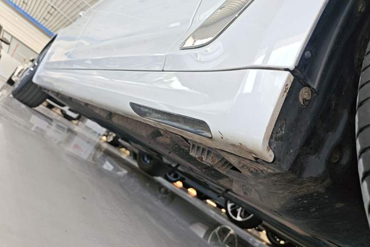 Used BMW 5 Series 2022 Restyled 525Li M Sport Package Right Side Sill