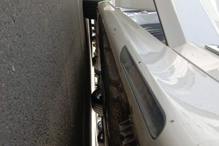 Used BMW 5 Series 2022 Second Facelift 530Li xDrive M Sport Package Right Side Sill