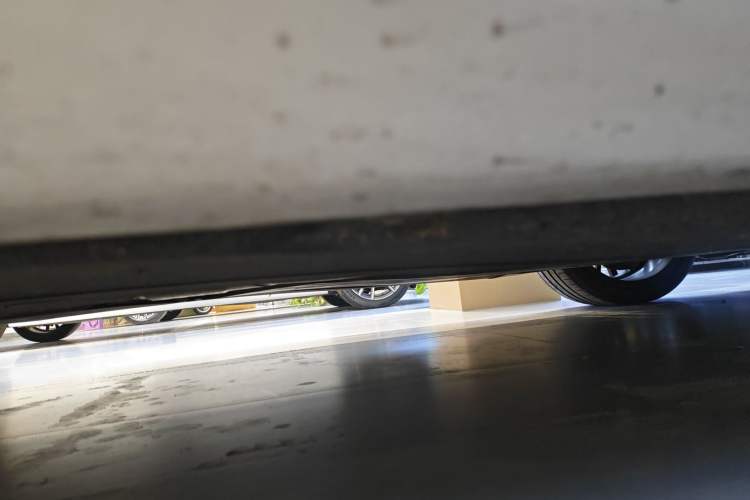 Used BMW 5 Series 2022 Restyled 530Li Leading Edition M Sport Package Right Side Sill