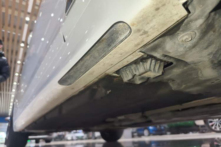 Used BMW 5 Series 2022 Second Facelift 525Li M Sport Package Right Side Sill