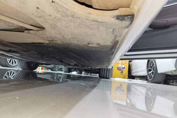 Used BMW 5 Series 2022 Second Facelift 530Li Leading Edition M Sport Package Right Side Sill