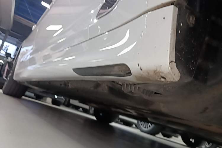 Used BMW 5 Series 2022 Restyled 530Li Leading Edition M Sport Package Right Side Sill