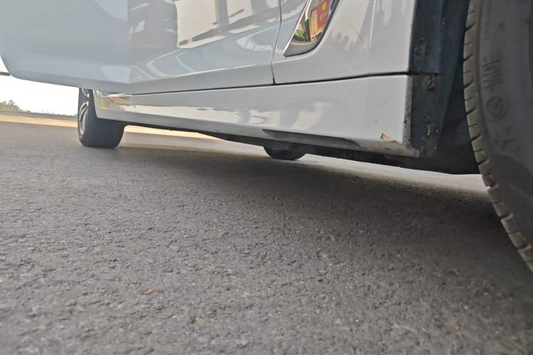 Used BMW 5 Series 2022 Updated 530Li Leading Edition Luxury Package Right Side Sill