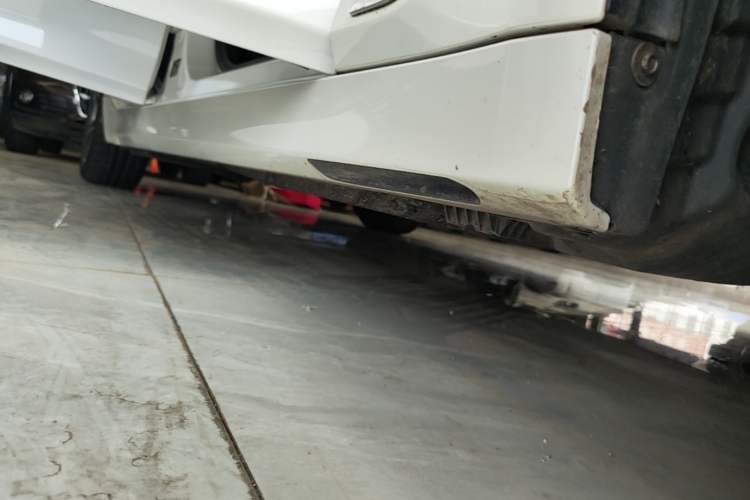 Used BMW 5 Series 2022 Updated 530Li Leading Edition Luxury Package Right Side Sill