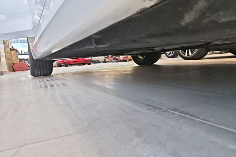 Used BMW 5 Series 2022 Second Facelift 525Li M Sport Package Right Side Sill