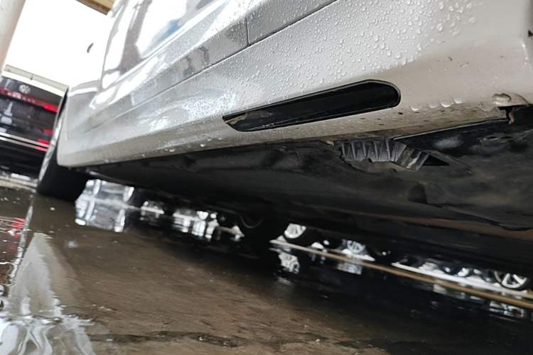 Used BMW 5 Series 2022 Restyled 525Li Luxury Package Right Side Sill