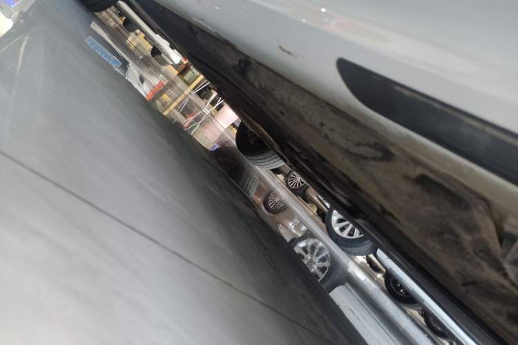 Used BMW 5 Series 2022 Second Facelift 525Li M Sport Package Right Side Sill